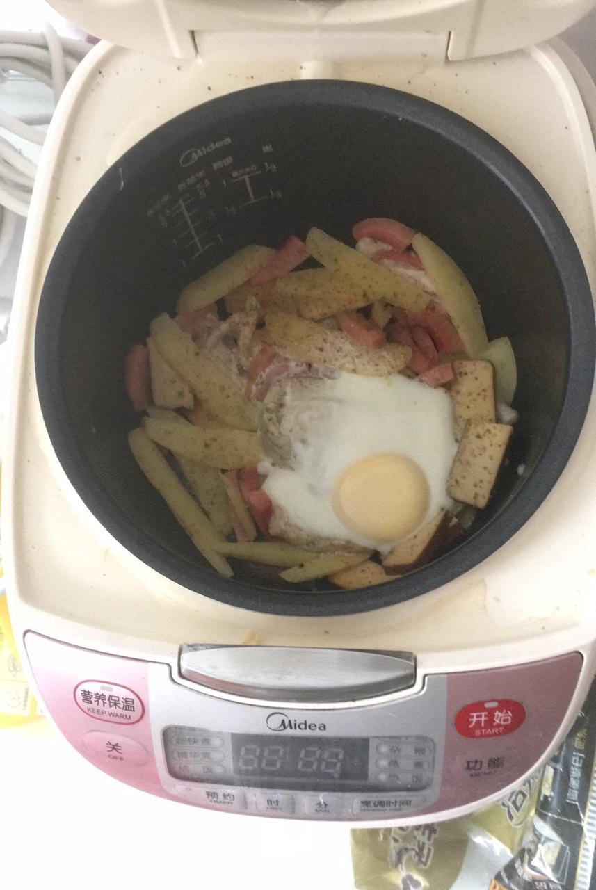快手早餐—马铃薯火腿蛋