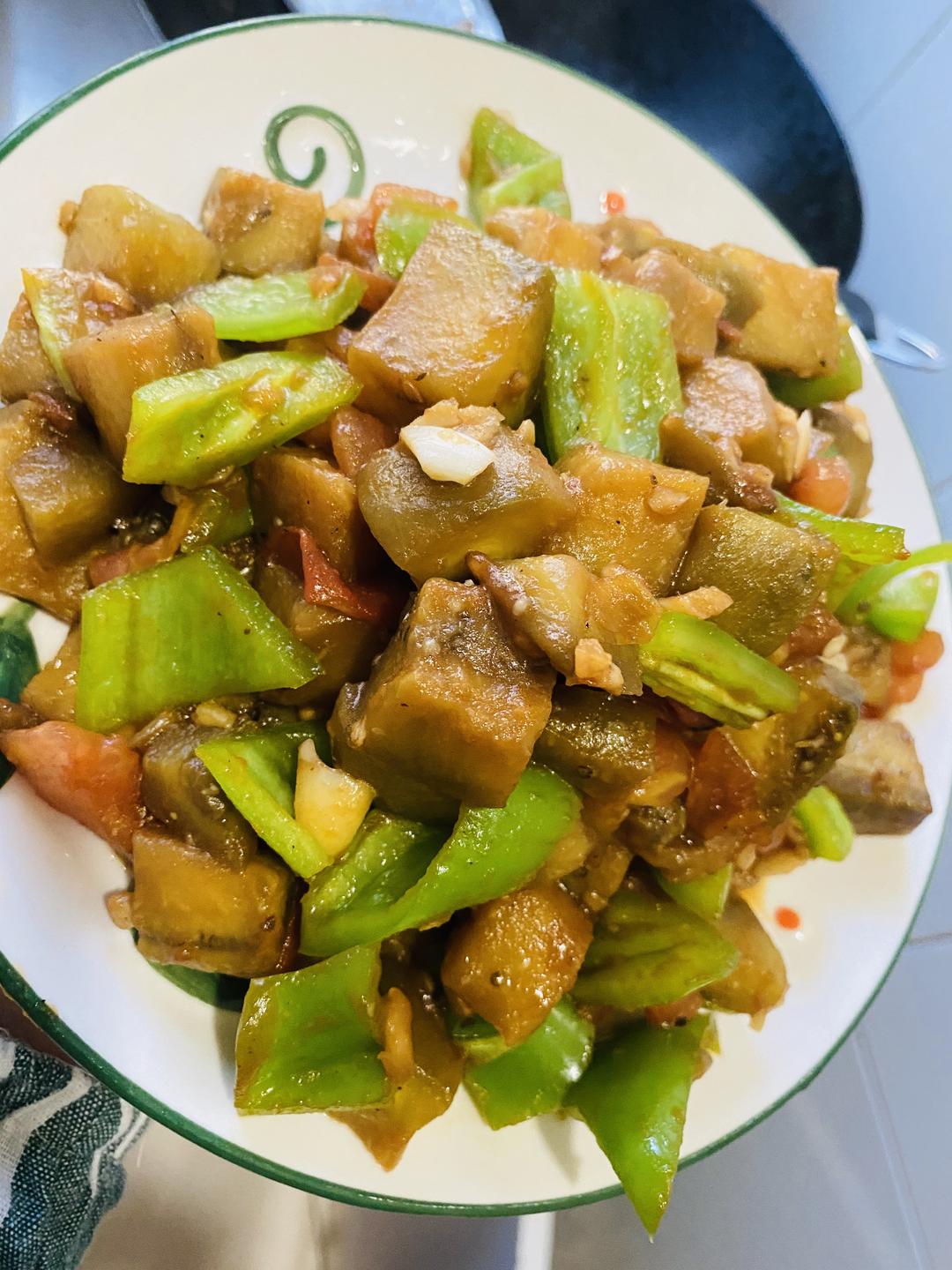 素食·茄子西红柿青尖椒