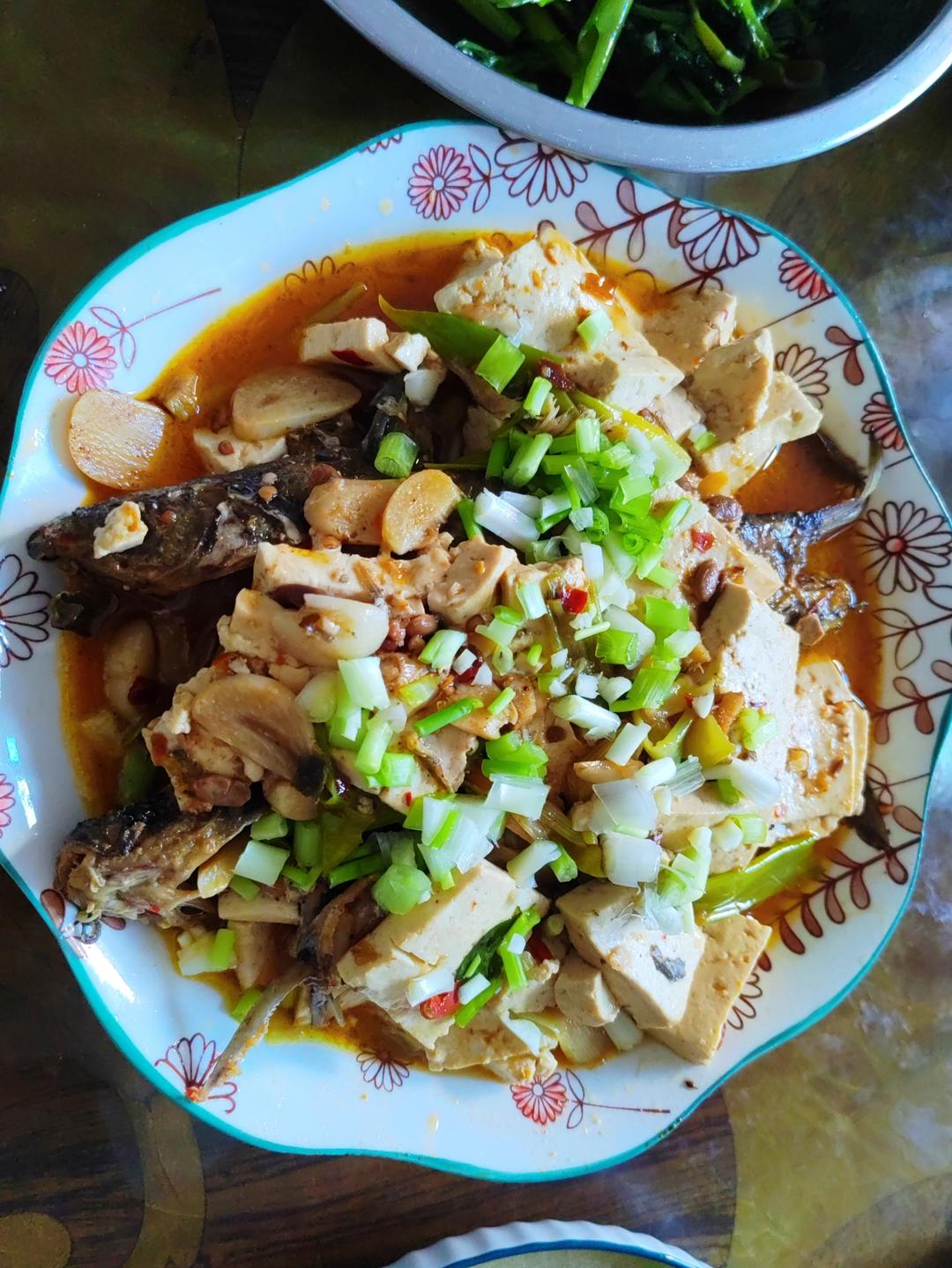 鲜掉舌头的豆腐黄鸭叫。黄辣丁。汪刺鱼。昂刺鱼。。。