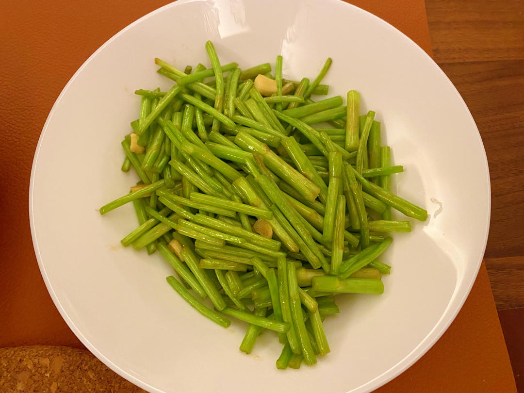 清炒芦蒿（2分钟炒完）