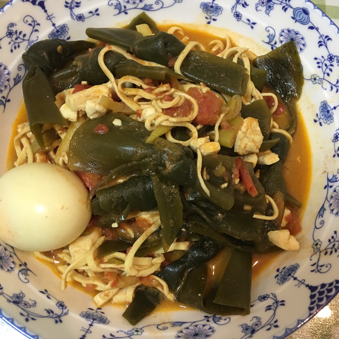 减脂餐—番茄海带豆腐汤