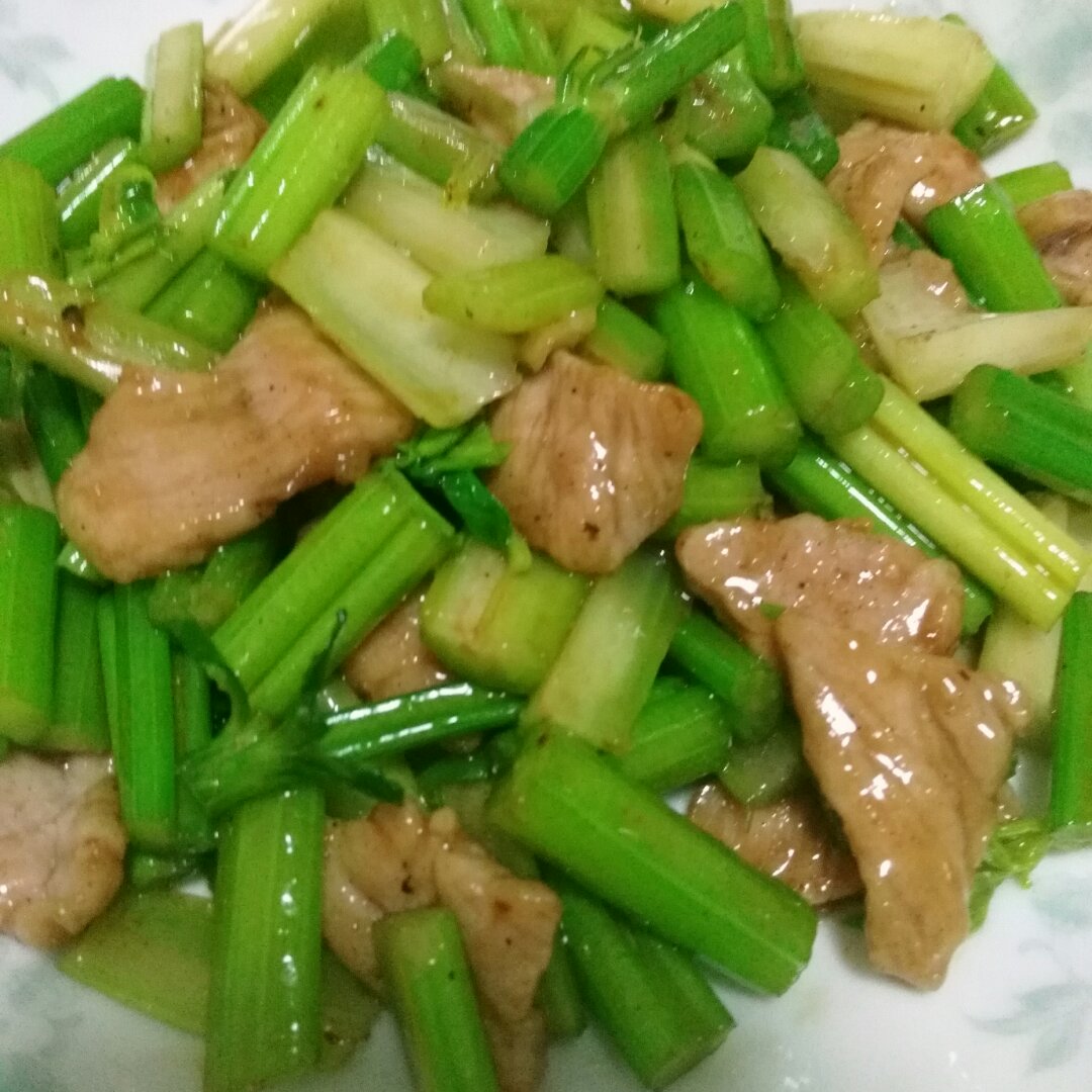 手机用户9151_e9nf做的芹菜炒肉