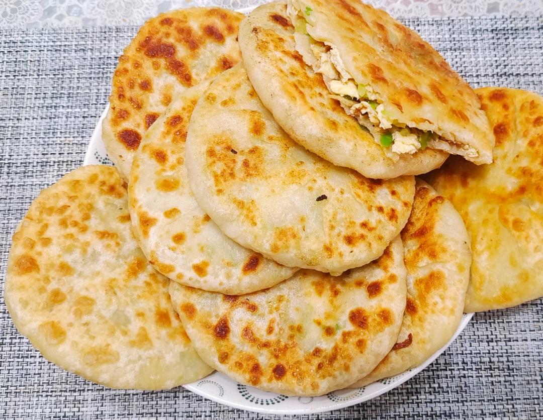 会连续吃八个的萝卜馅饼