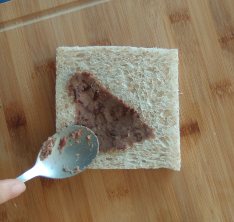 自由发挥的快手早餐：红豆三角包的做法 步骤2