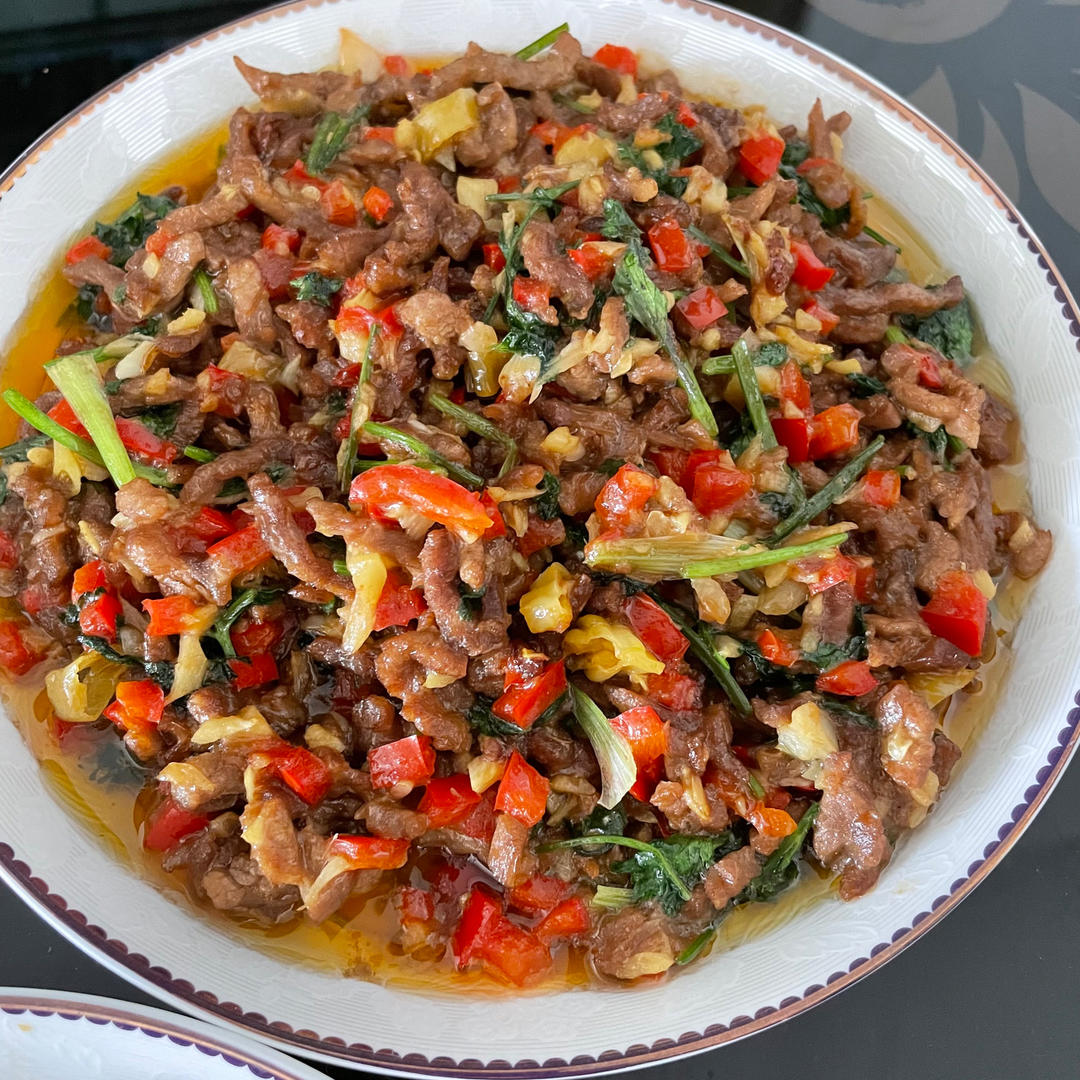 厨师长教你：“碎炒牛肉”的家常做法，开胃又下饭，先收藏起来