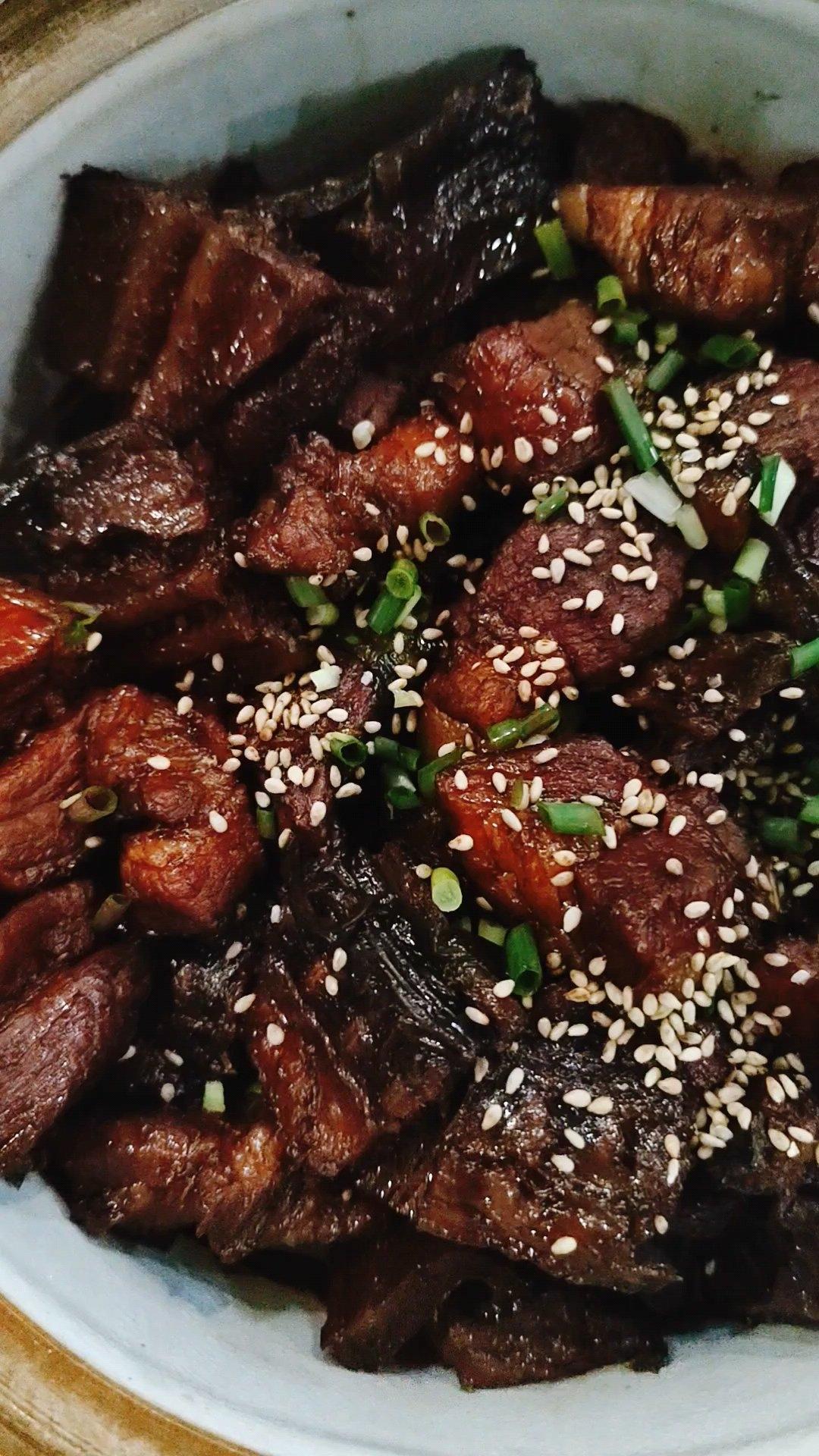 鳗鱼干烧肉