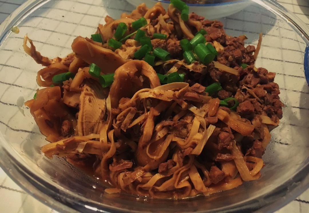 笋干焖牛肉