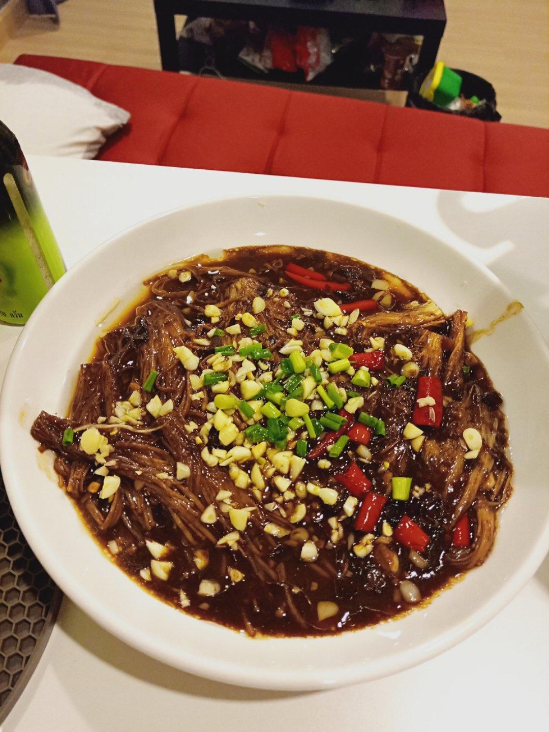 香辣水煮金针菇