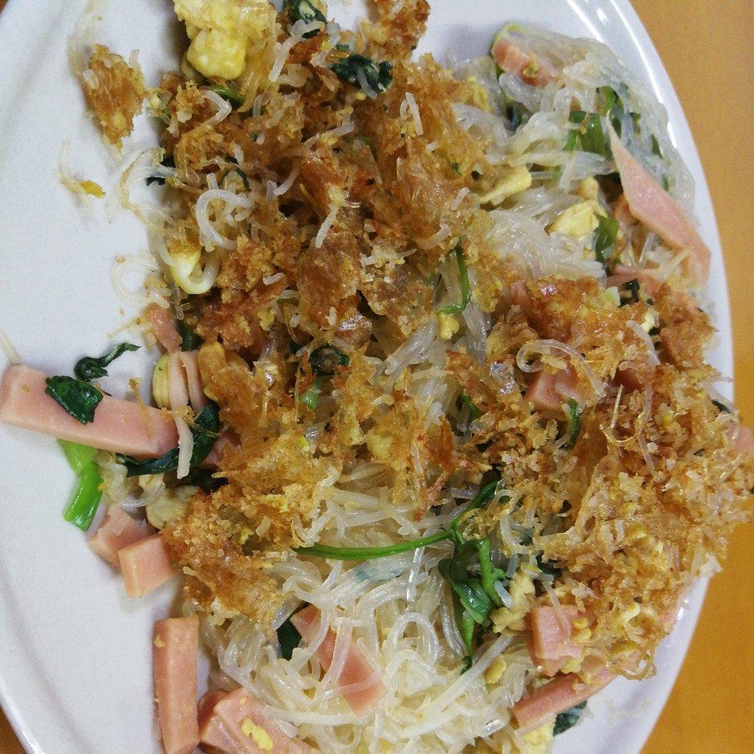 厨师长教你：“鸡蛋炒米粉”的家常做法，满满的小技巧，先收藏了