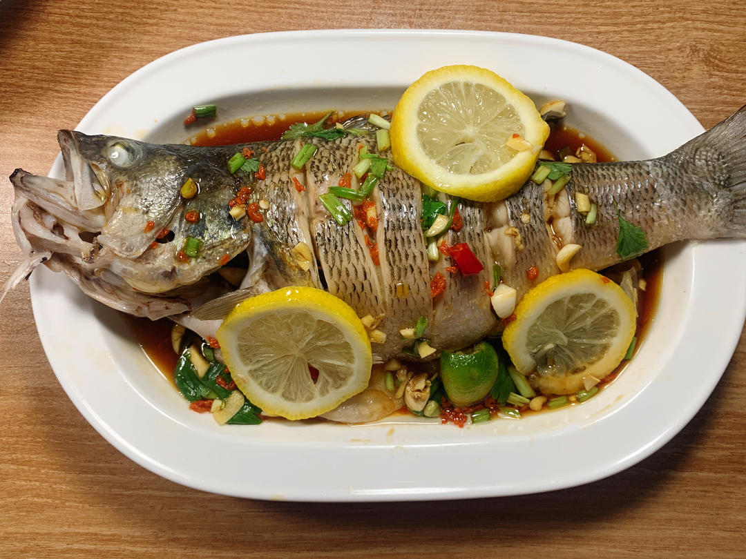 【异国风情】泰式柠檬鲈鱼（强烈推荐！）🍋