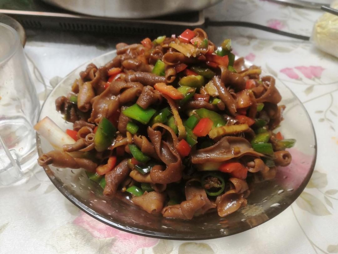 厨师长教你：“爆炒鸭肠”的家常做法，味道鲜辣美味，先收藏起来