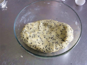黑芝麻小酥饼的做法 步骤6