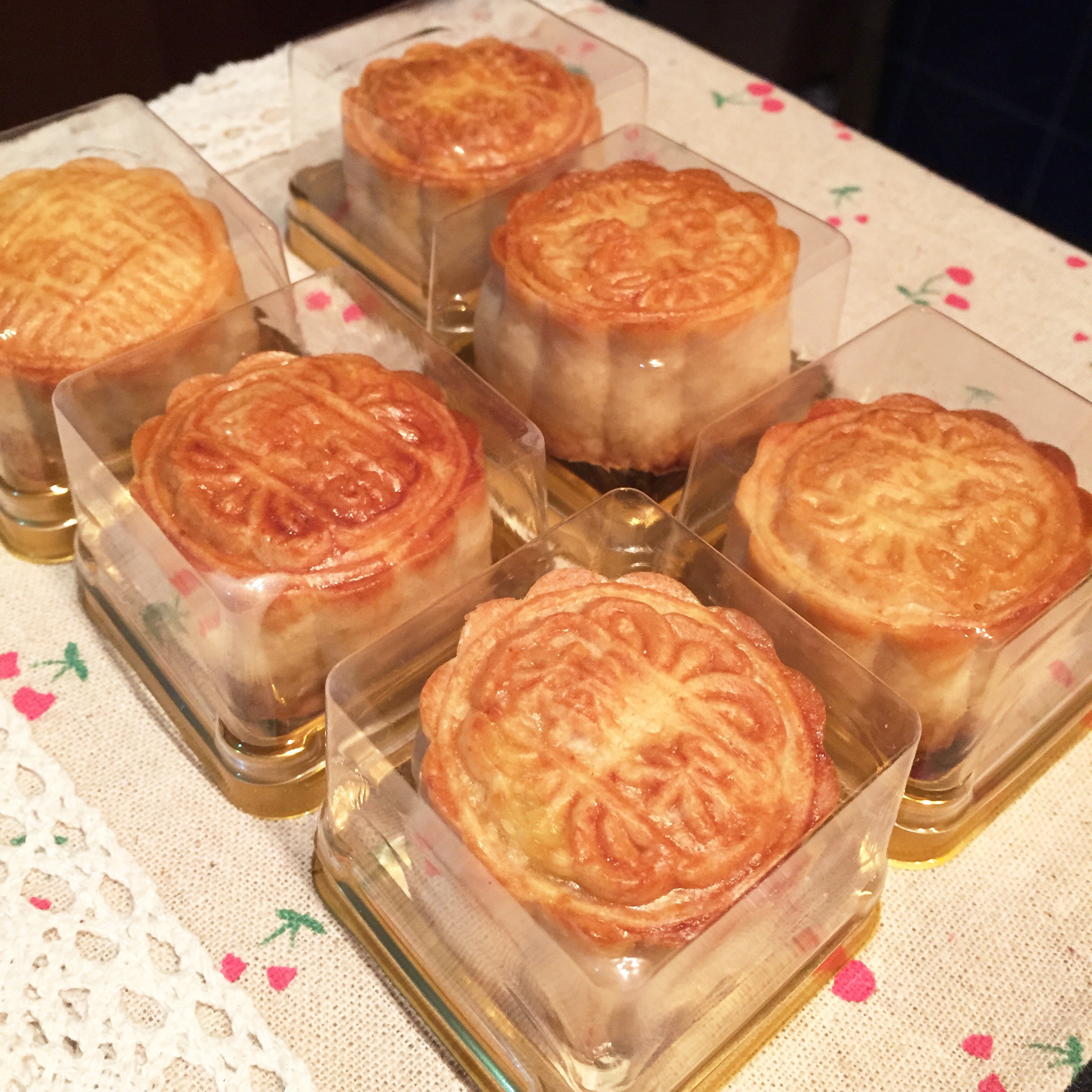 广式月饼—蛋黄莲蓉月饼
