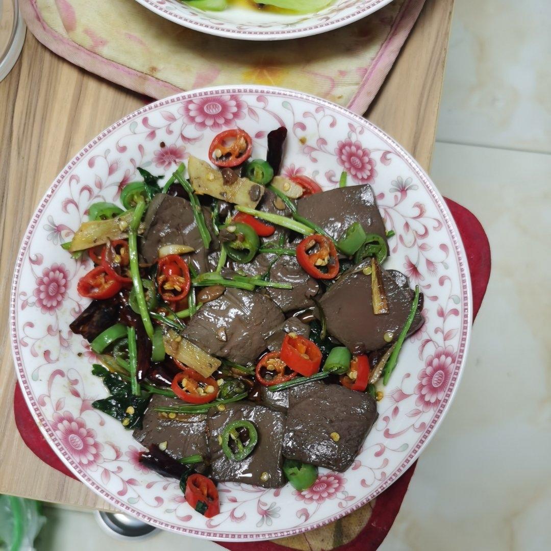 爆炒麻辣鸡血
