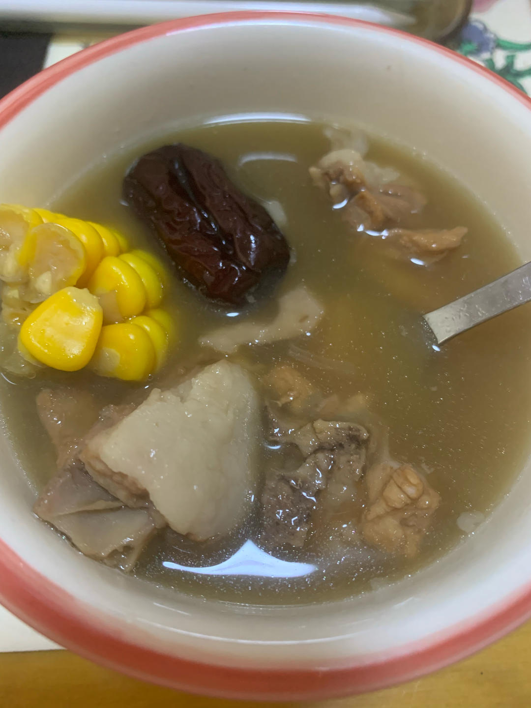 瓦罐鸡蛋肉饼汤