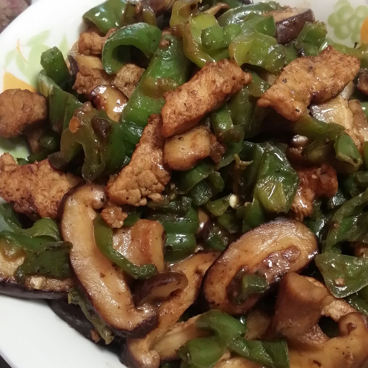 香菇炒肉，超级下饭哦