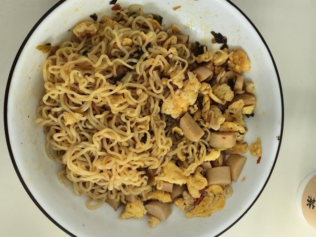 鸡蛋炒方便面