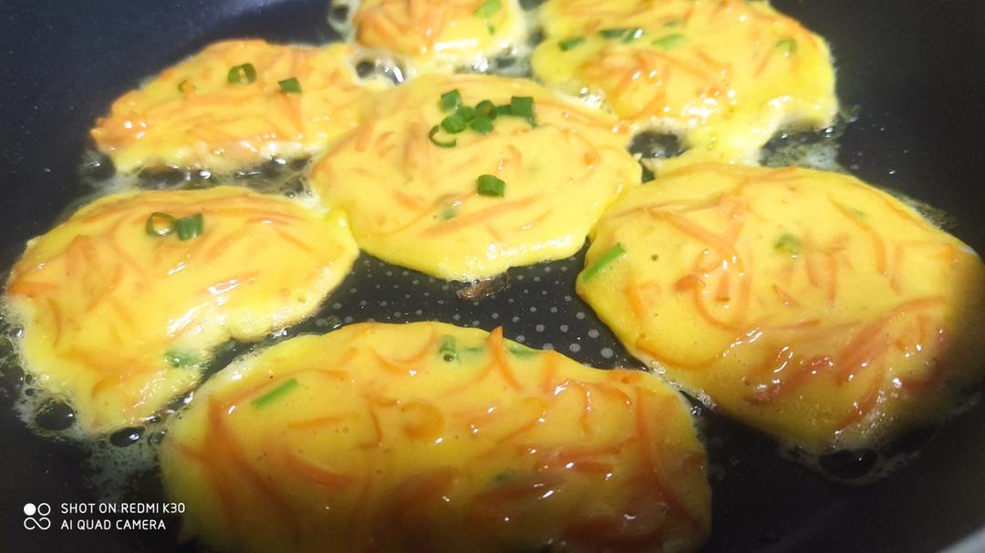 就像有句话所说：成年人的世界里，从来就没有“容易”二字。很多时候，你只能单枪匹马，直面生活的兵荒马乱。