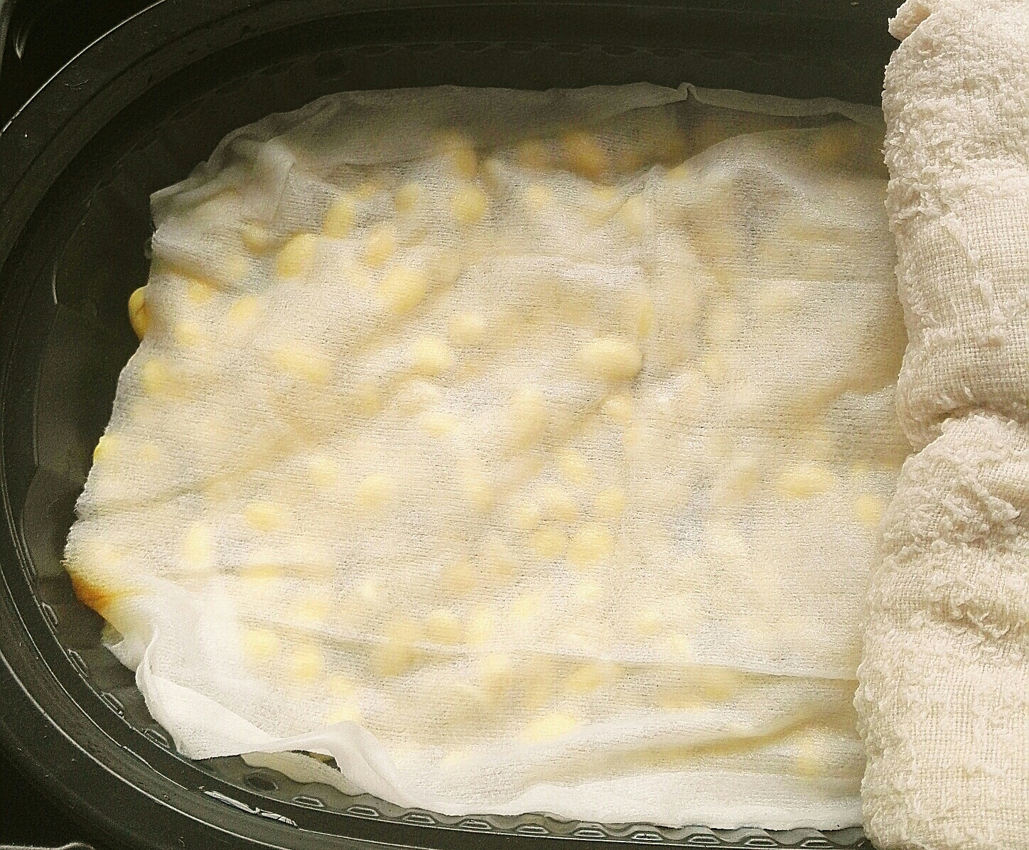 用50克黄豆，泡发黄豆芽的做法 步骤1