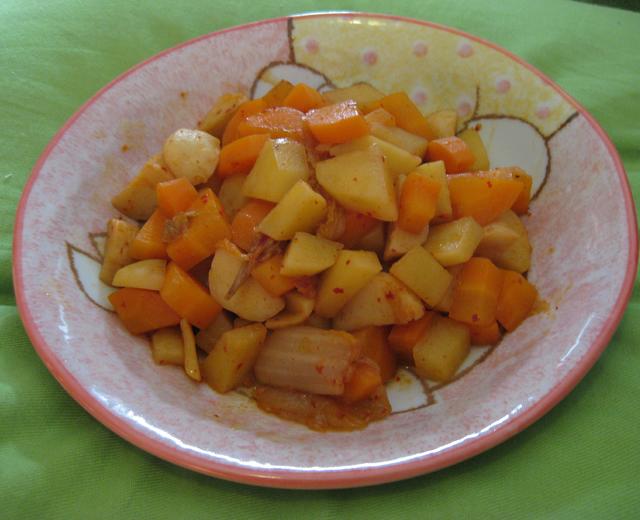 泡菜土豆胡萝卜的做法