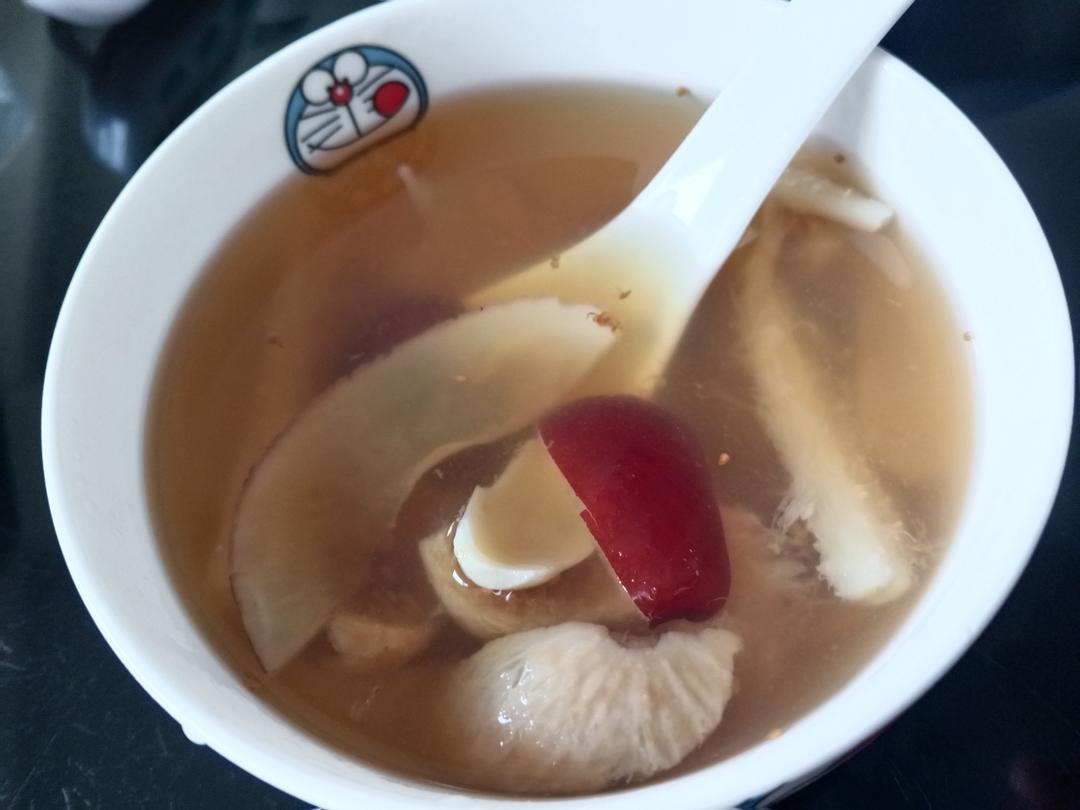 养生好糖水，沙参玉竹百合红糖水
