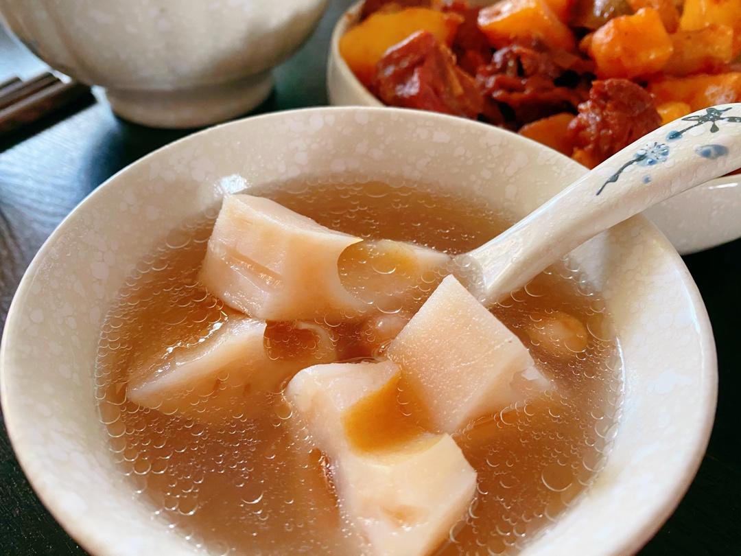 煲一款汤好喝材料也好吃的汤花生莲藕汤