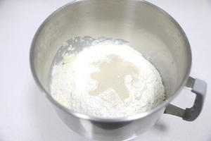 牛奶面包卷（直接法）的做法 步骤1