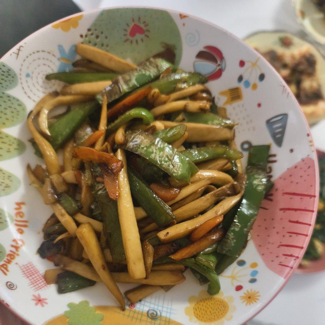 青椒素炒杏鲍菇
