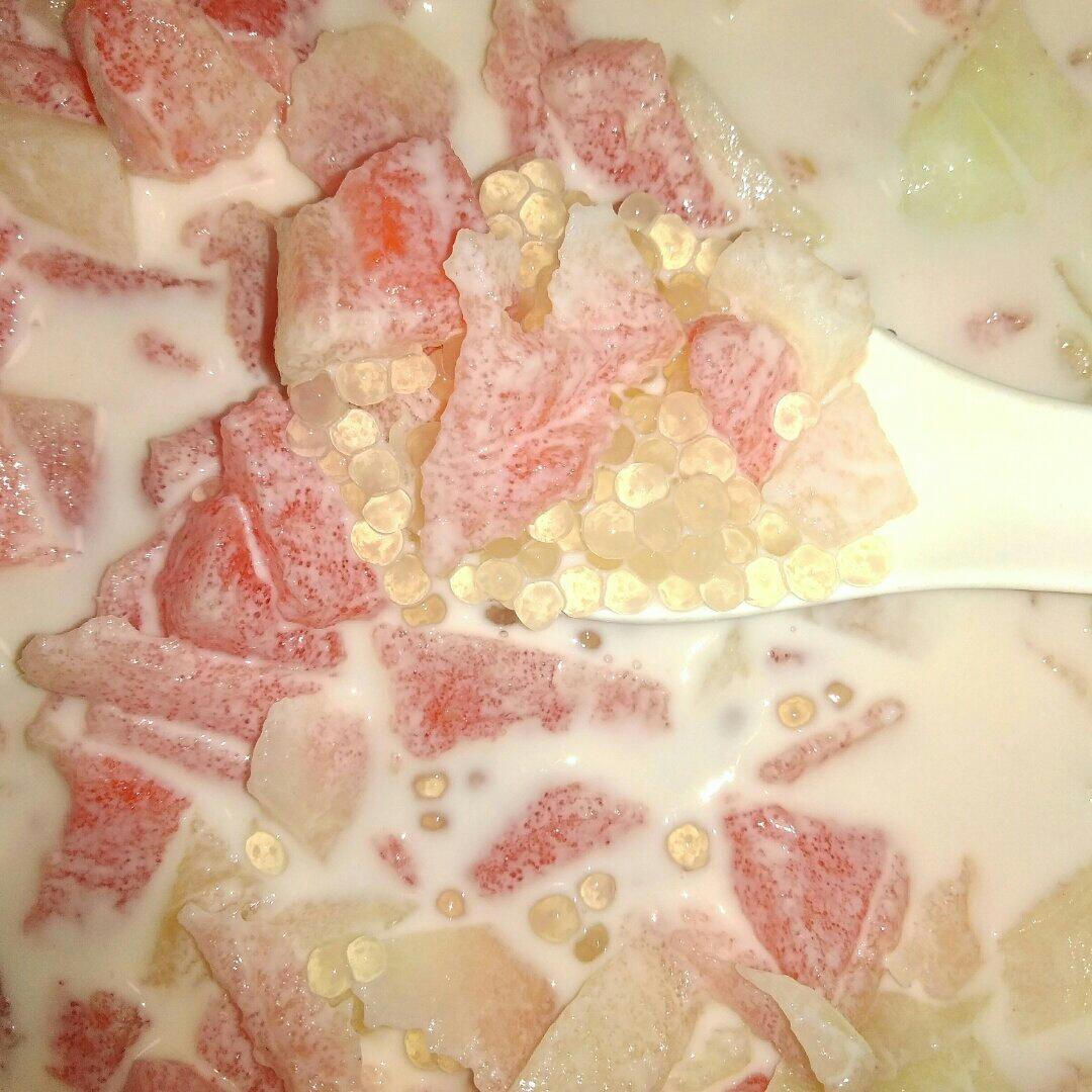 西瓜牛奶西米露的做法