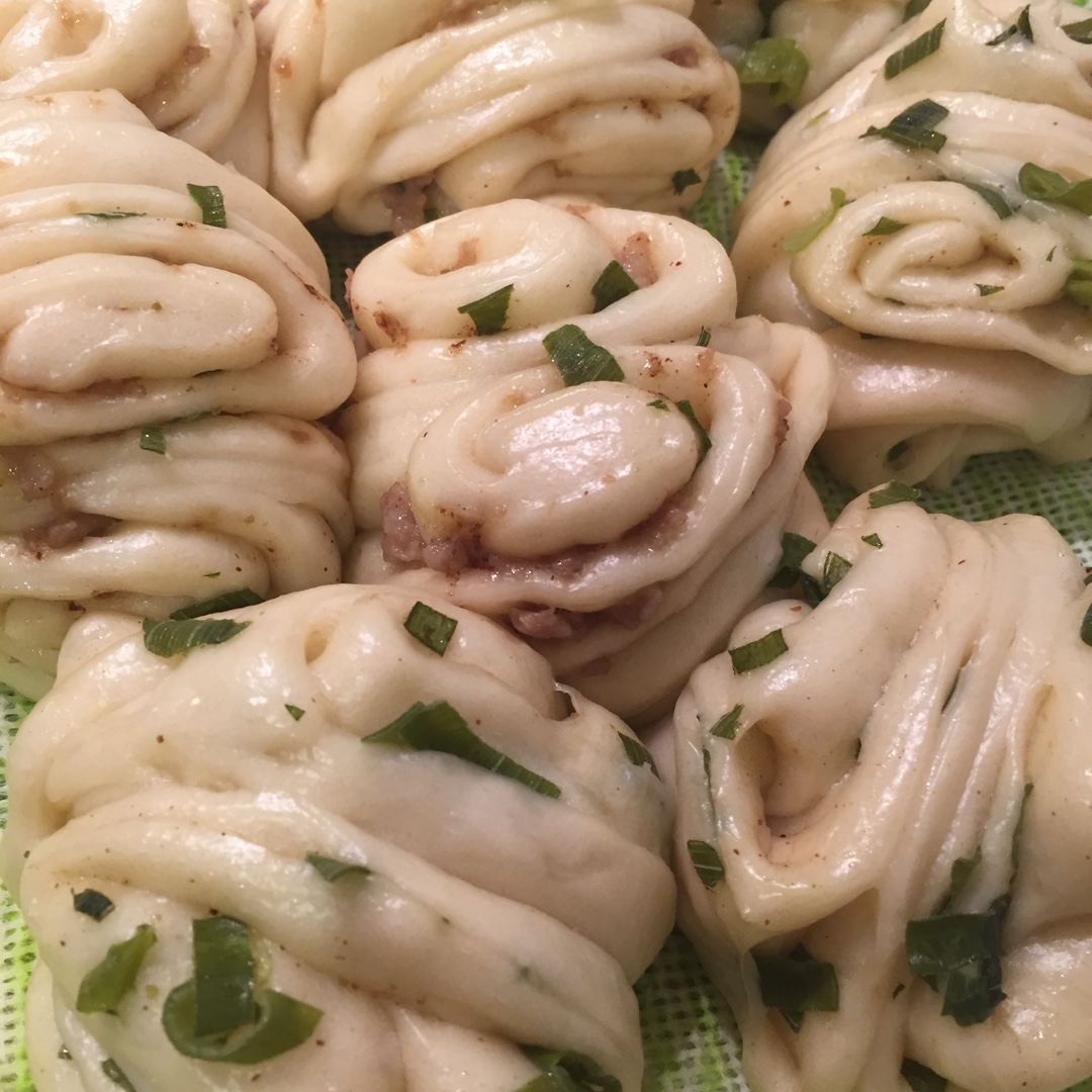 一粥一饭的琐碎做的葱油椒盐花卷