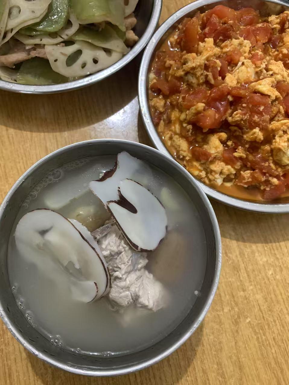 广东妈妈秋冬季节经常煲给孩子的润燥汤