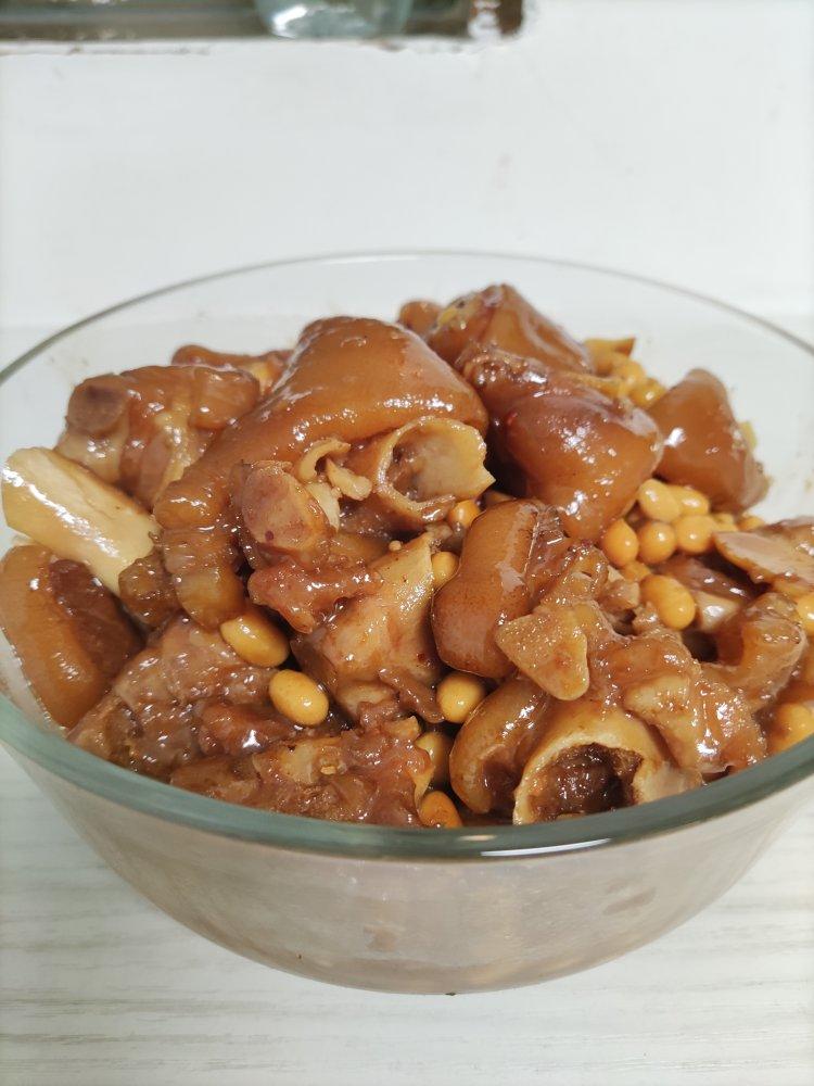胶原蛋白滋补午餐-黄豆焖猪蹄