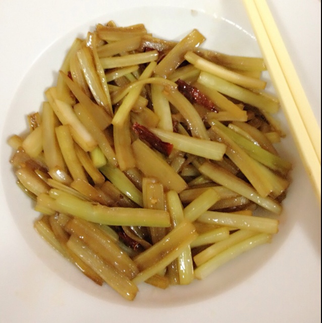 炝炒芹菜