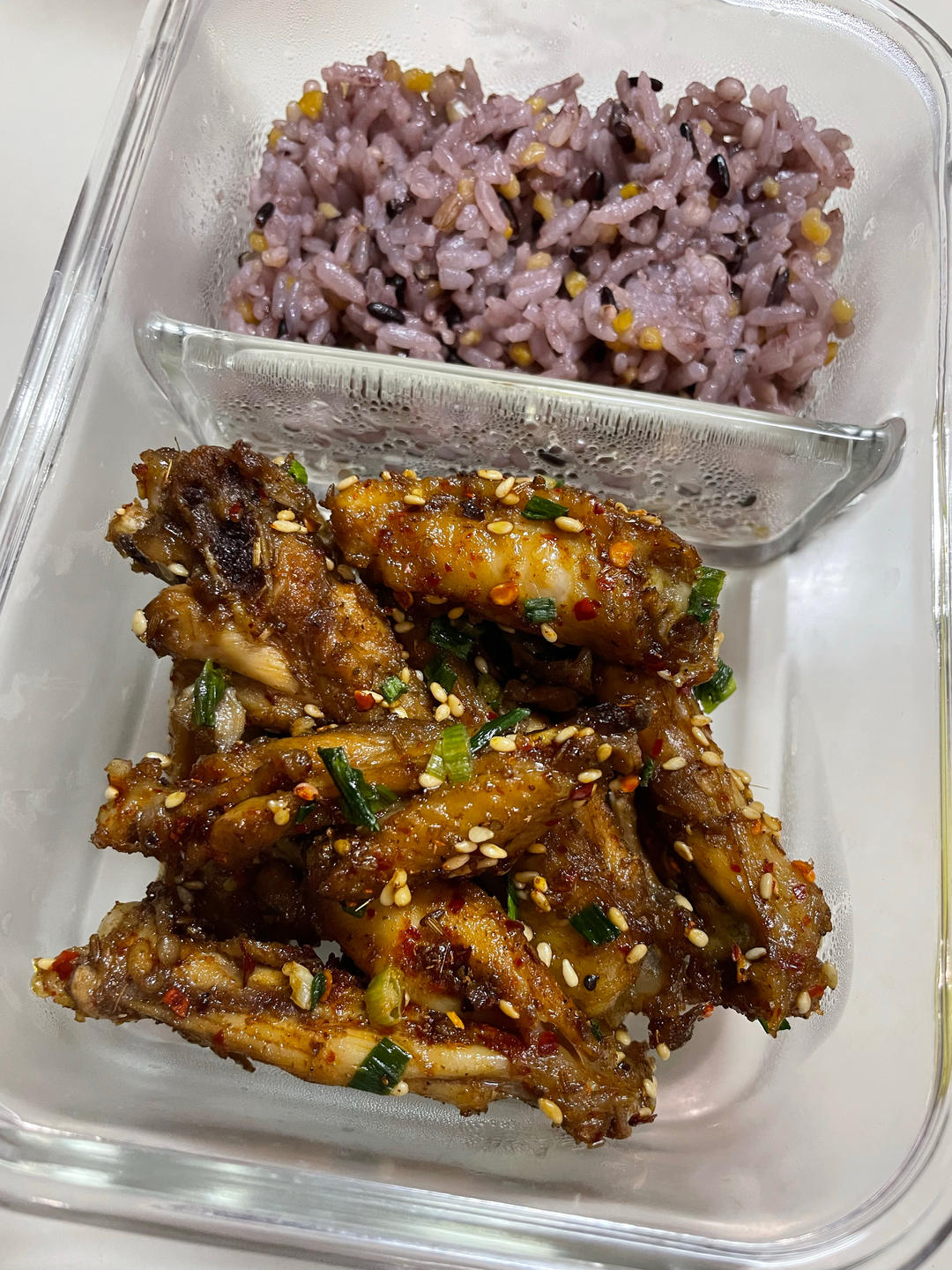 香辣鸡翅（手指都舔干净）