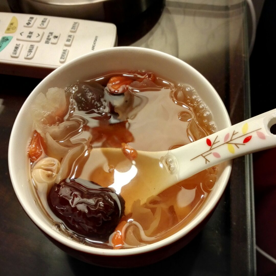 红枣银耳莲子羹