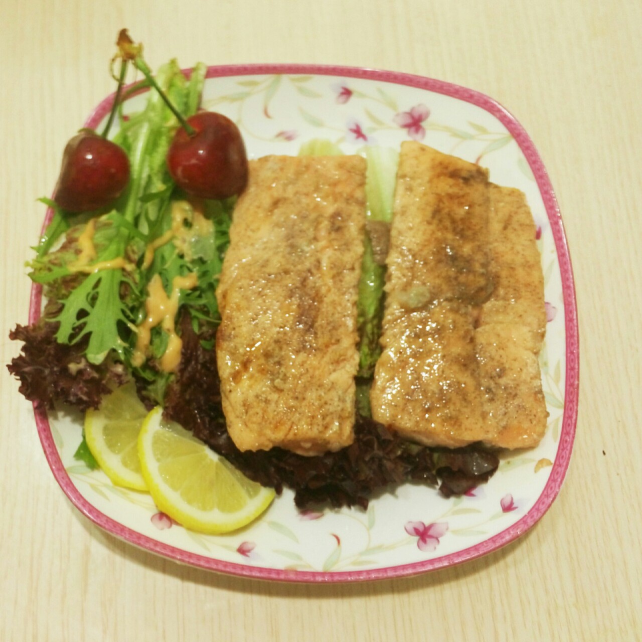 铁锅煎三文鱼｜一条视频