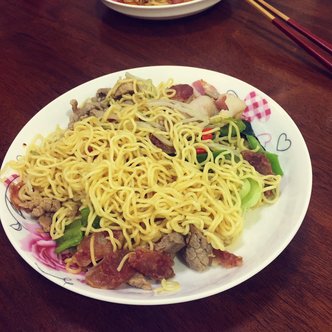 jojo何露雪做的五香肉丁炒出前一丁