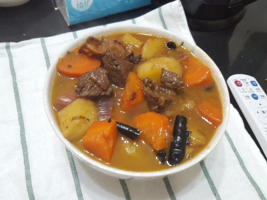 红烧牛肉土豆 （独家秘制）
