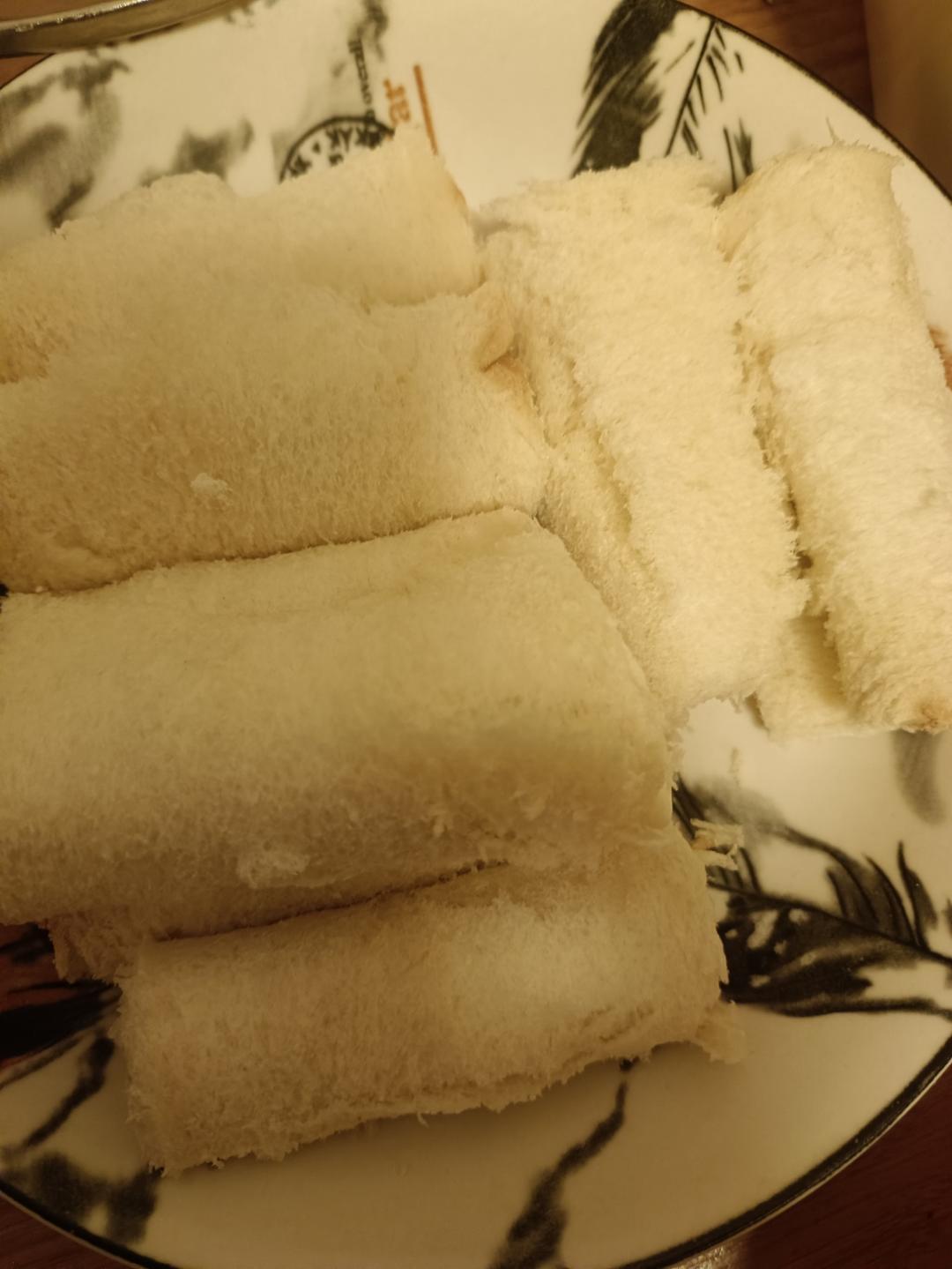 吐司的N种吃法：这可能是最简单的那一种（火腿吐司卷）
