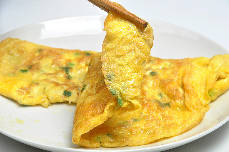 银鱼煎蛋的做法