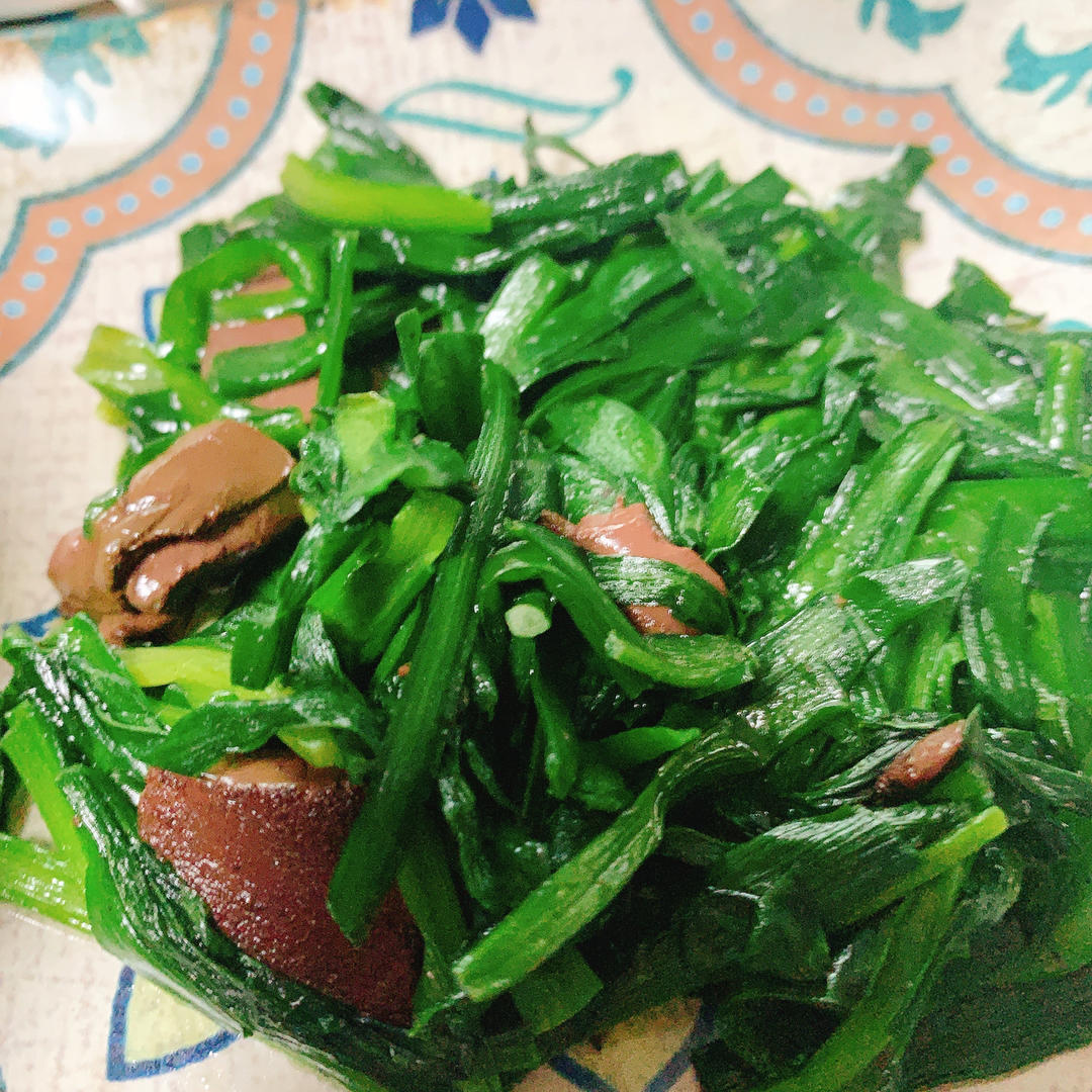 蒜苗炒鸭血+紫米粥