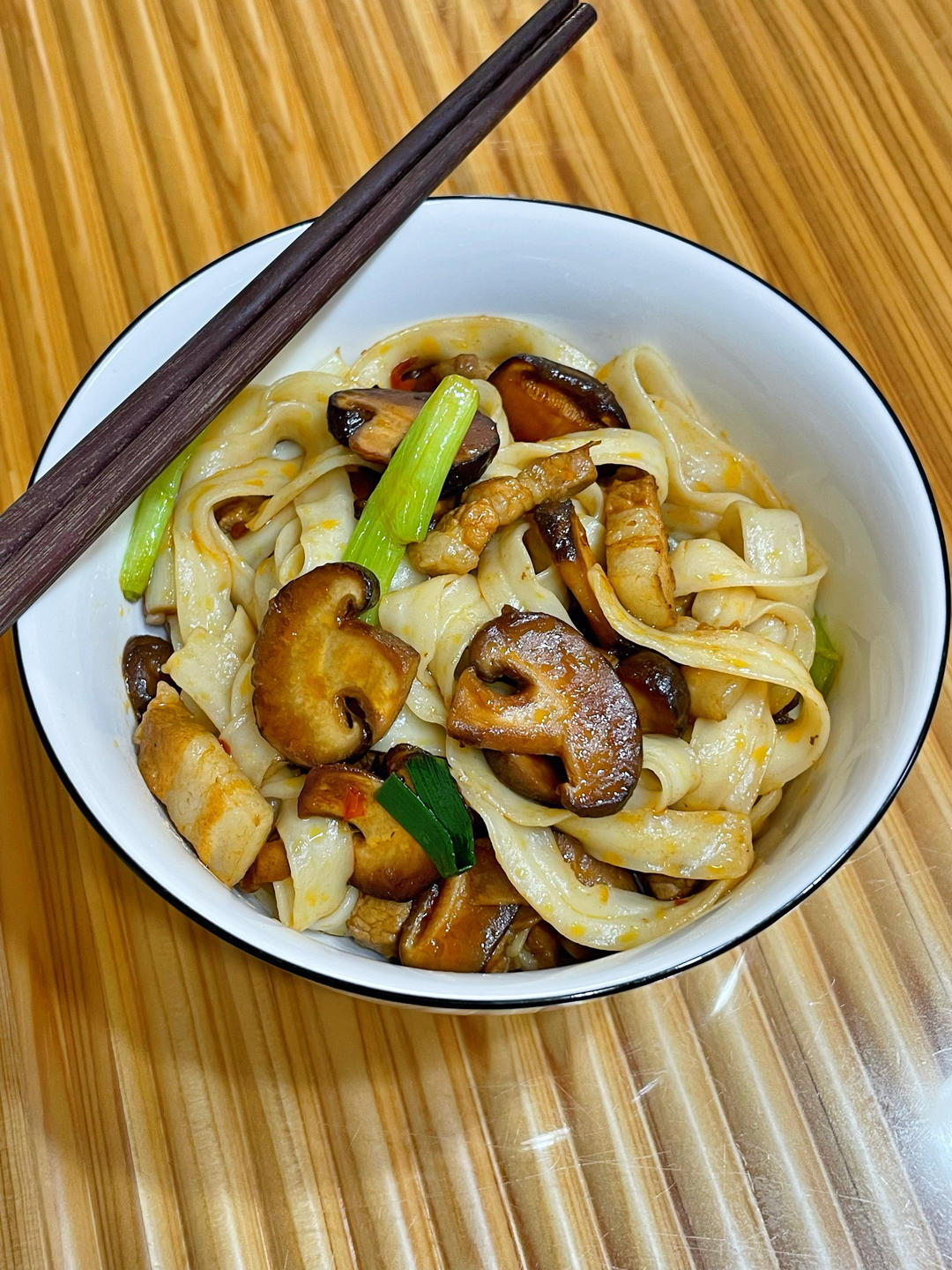 香姑五花刀削面的做法