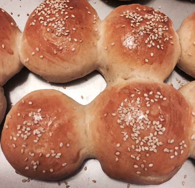 大人小孩都爱不释口的【蜂蜜牛奶小餐包】