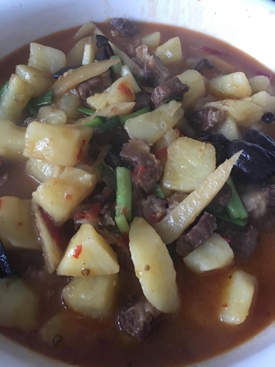 红烧牛肉土豆 （独家秘制）