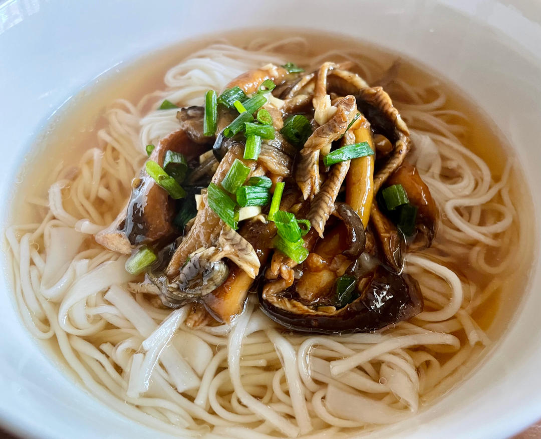 【响油鳝丝面】