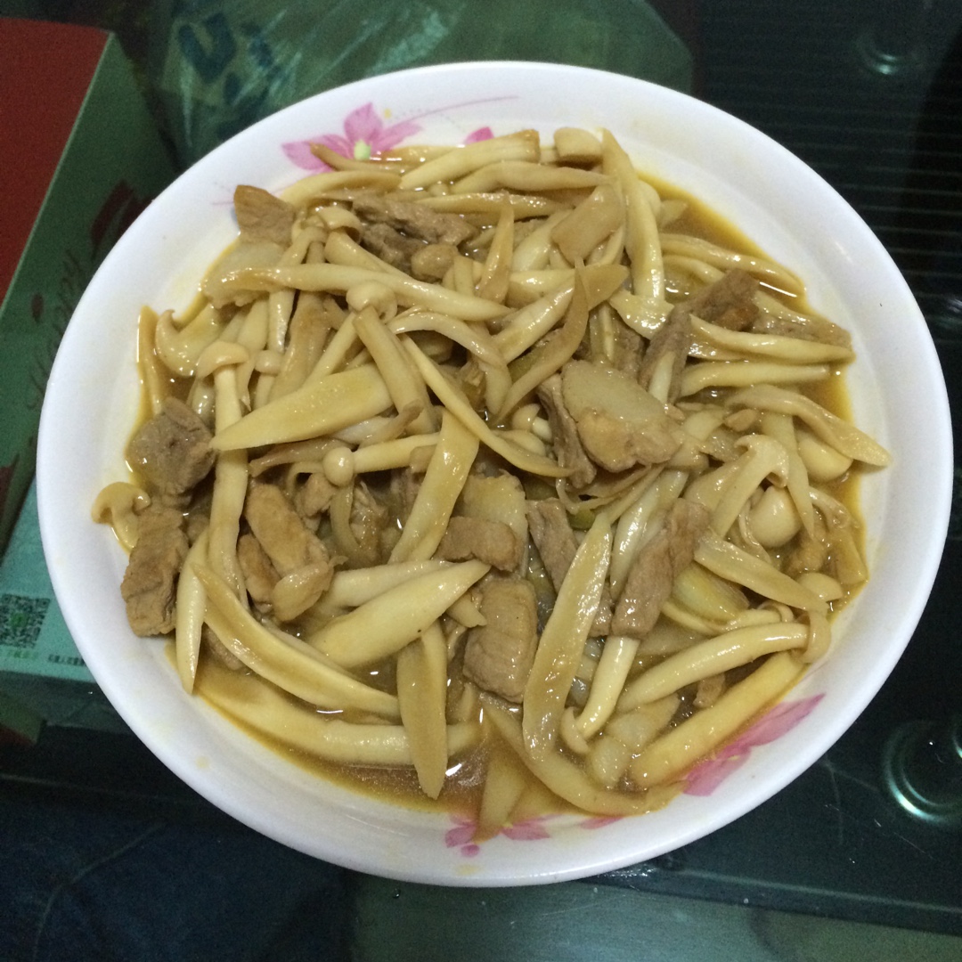 泡椒海鲜菇炒肉丝