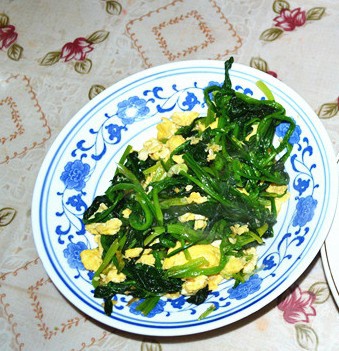 菠菜炒鸡蛋