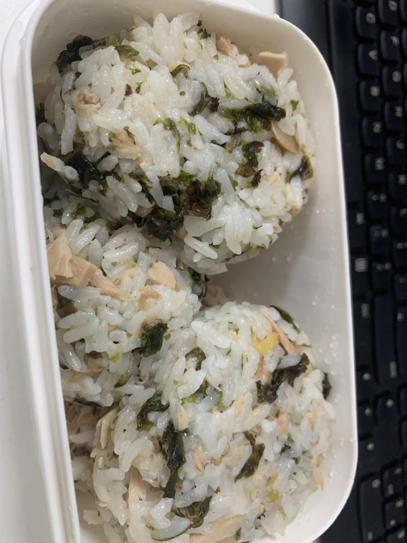 韩式金枪鱼海苔拌饭～饭团
