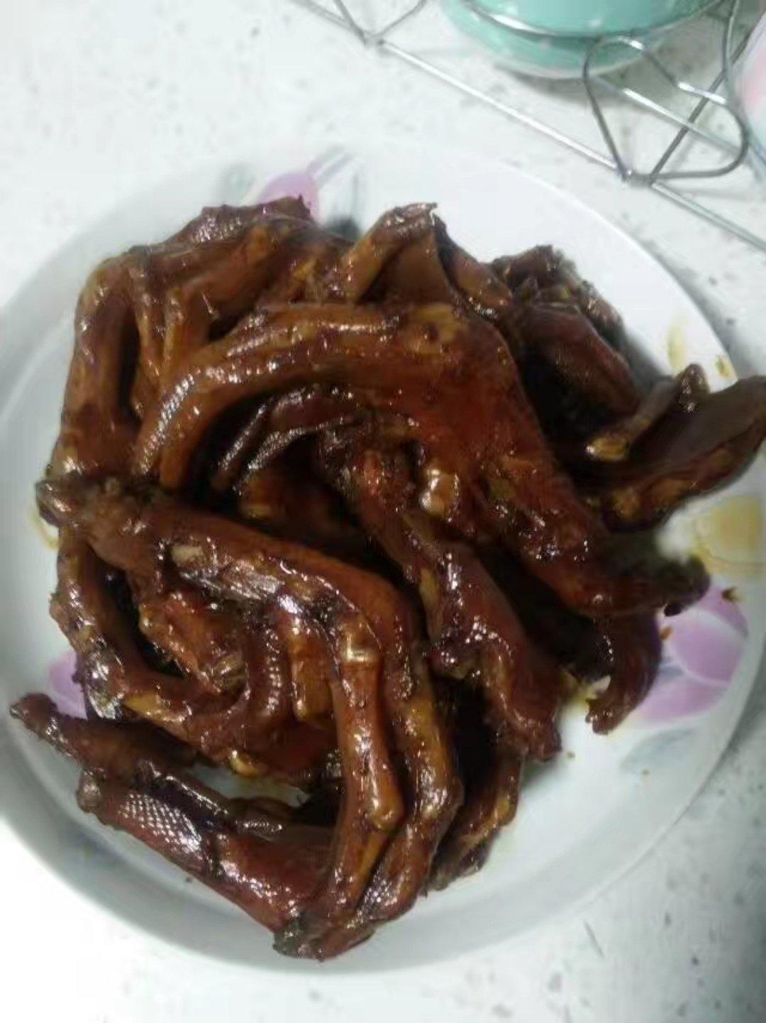 香卤鸭掌（好吃得不得了）
