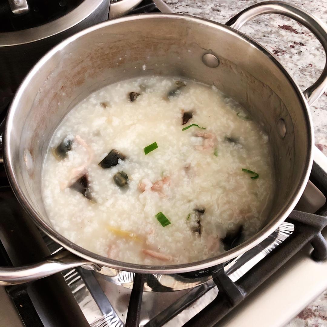 十五分钟快手之香滑皮蛋瘦肉粥(附五分钟电饭煲电压力锅更快捷方法)